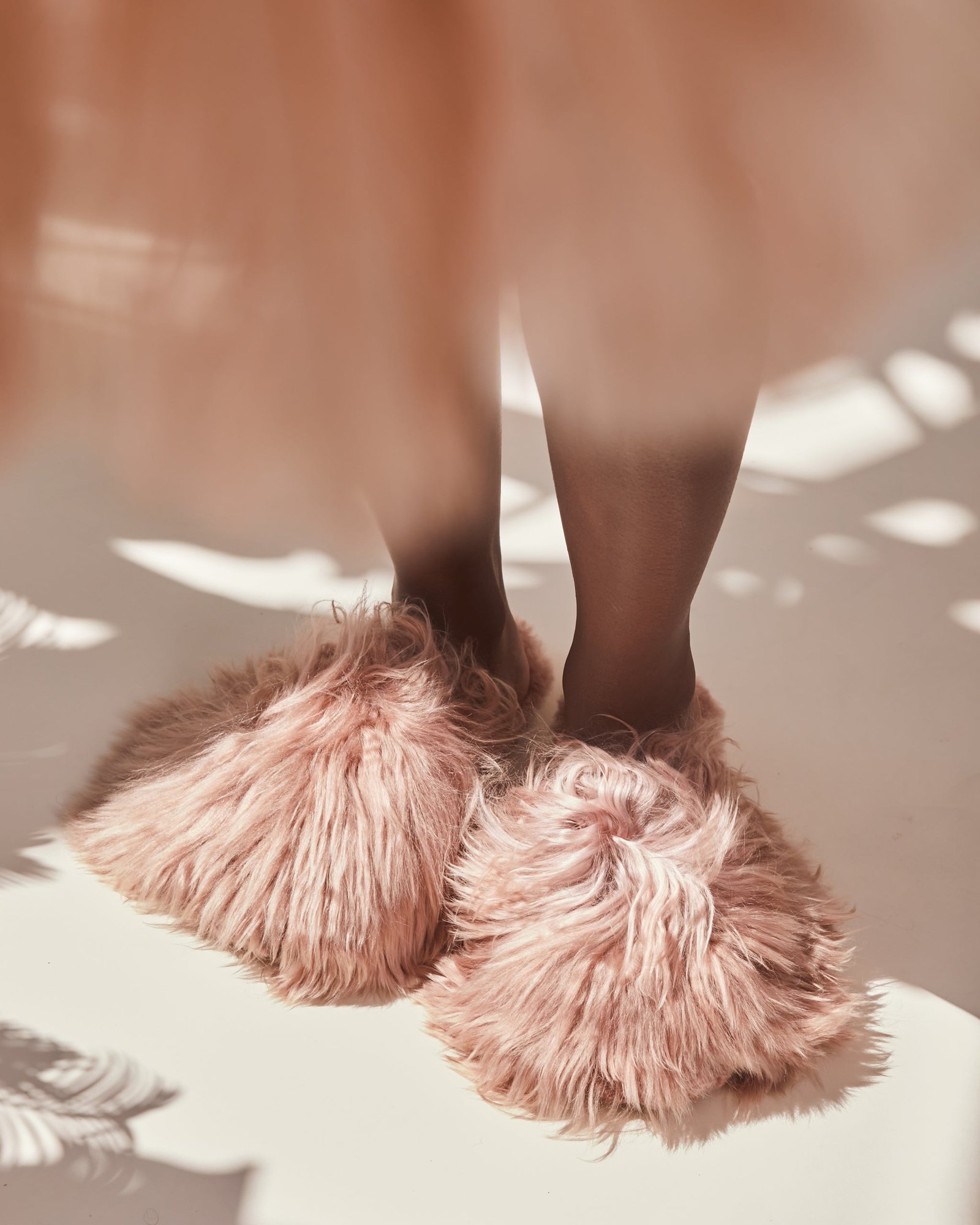 Open image in slideshow, Suri Alpaca Slipper Slide Blush