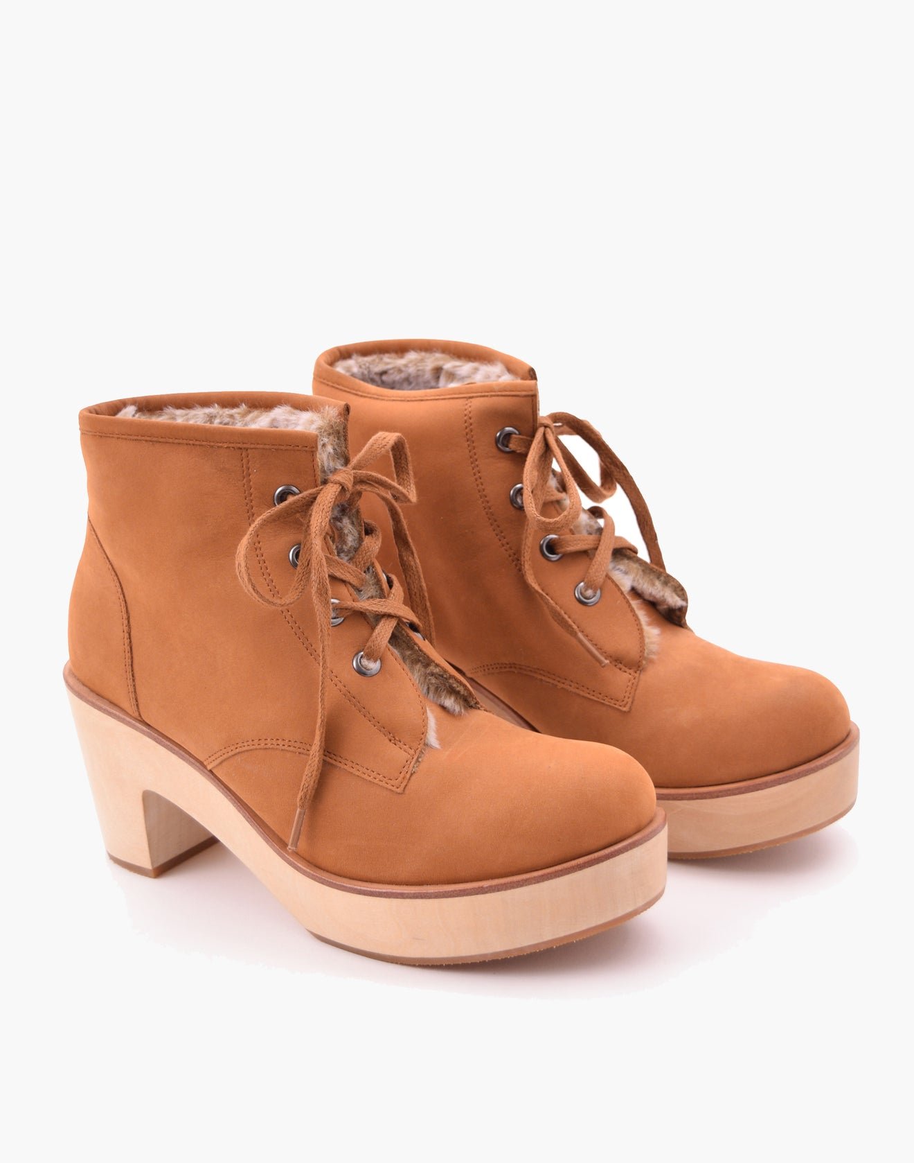 Juno Alpine Clog Boot Tan