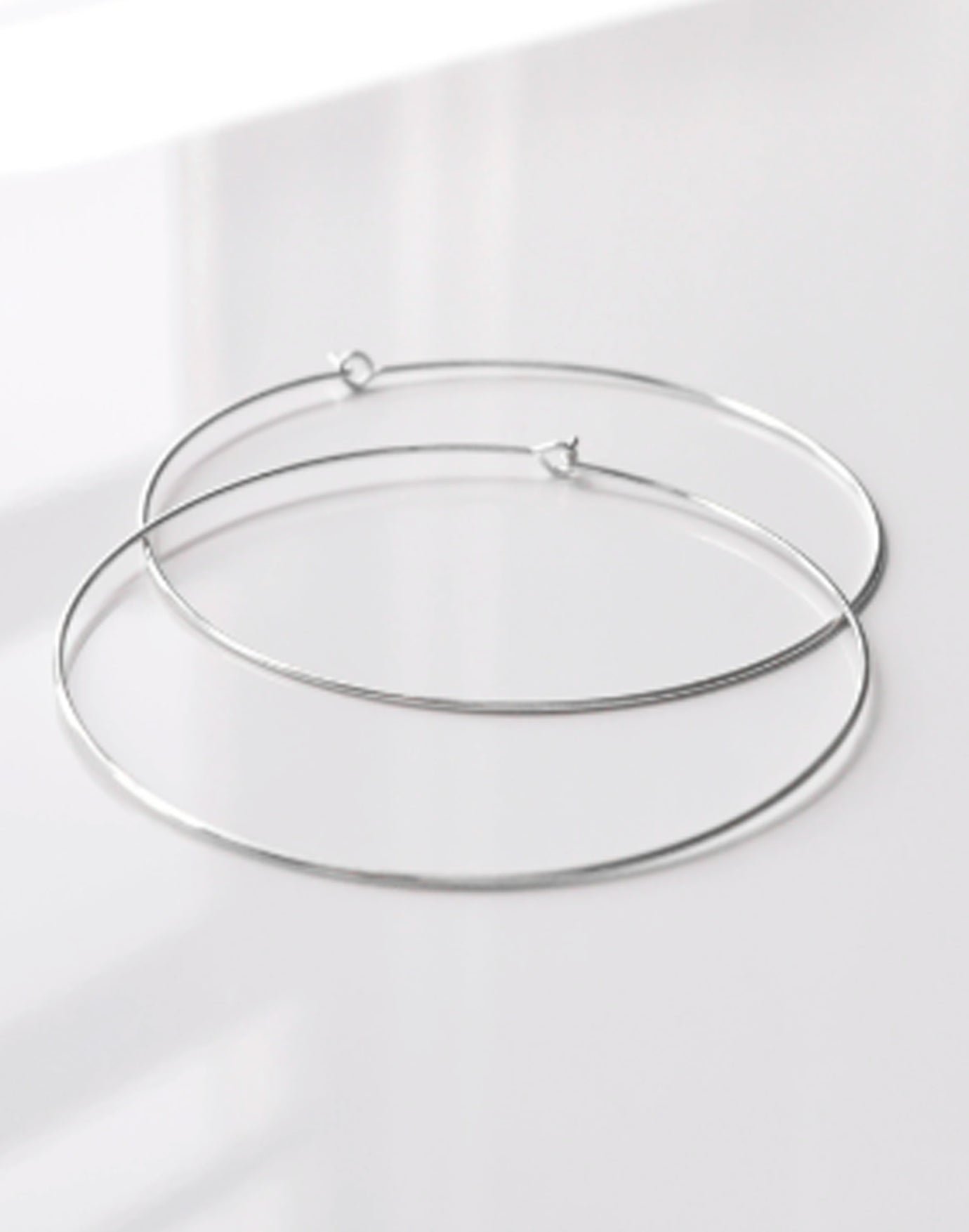 Thatch Petite Lola hoop earrings